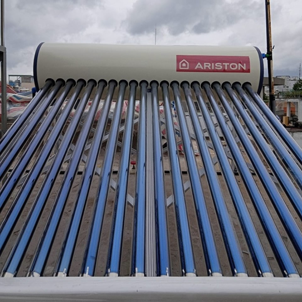 MÁY NƯỚC NÓNG MẶT TRỜI 250L ARISton