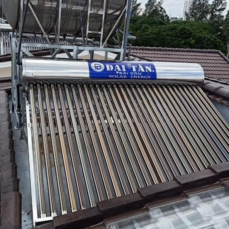 Máy nước nóng mặt trời 240 lít Đại Tân