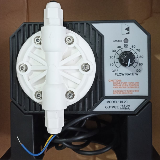 TSKT Máy bơm định lượng hóa chất 200w HANNA BL20-2