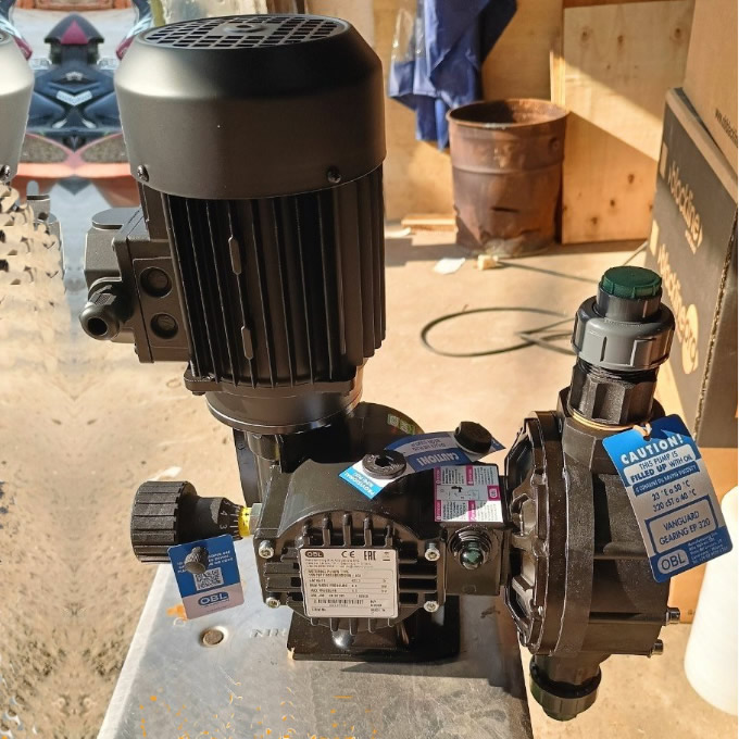 Máy bơm OBL M421PPSV 370w 420 lít
